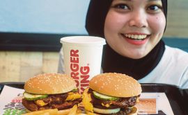 Burger Sensasi Awesambal  Harian Metro