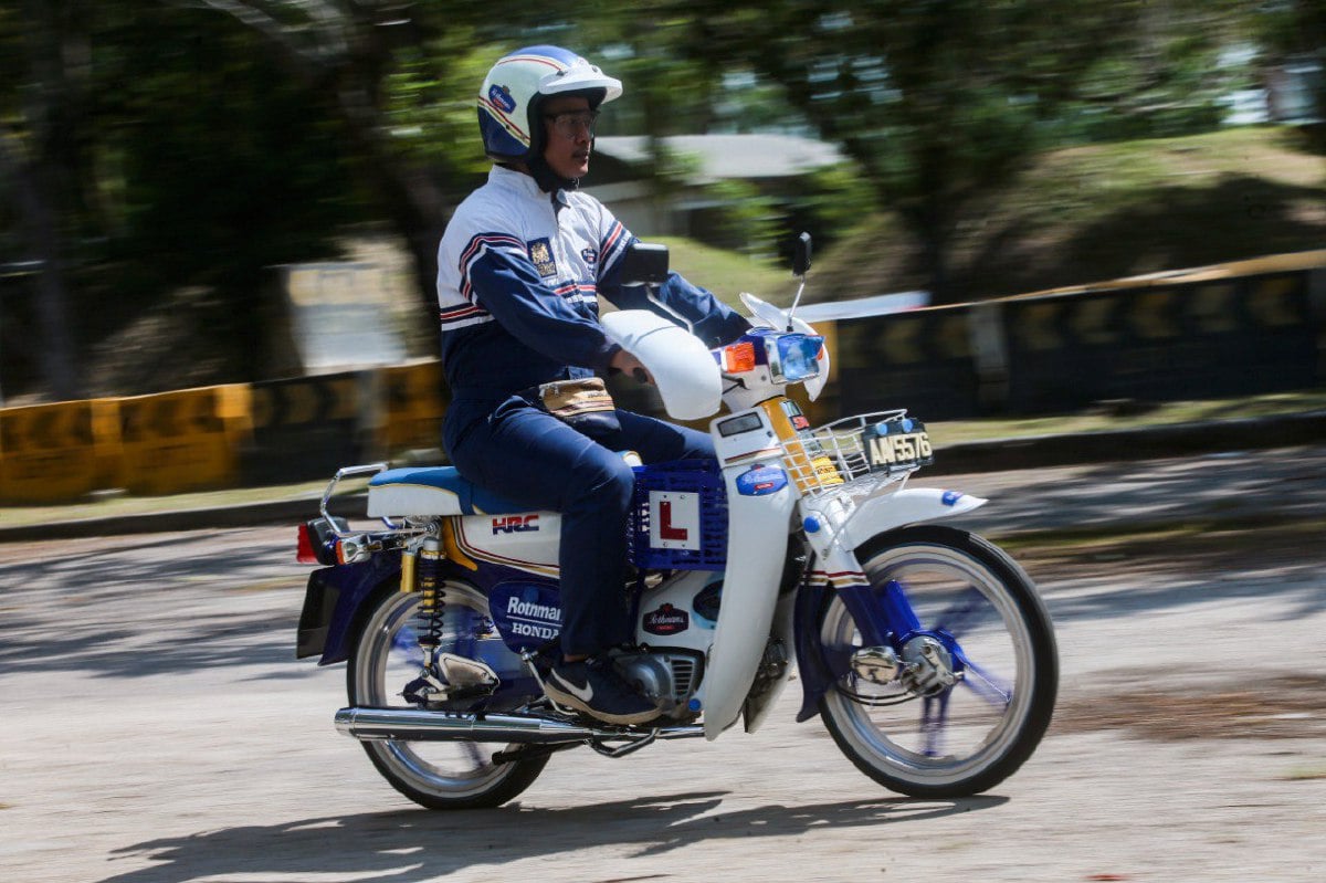 SERING menunggang ke acara-acara permotoran. FOTO Genes Gulitah