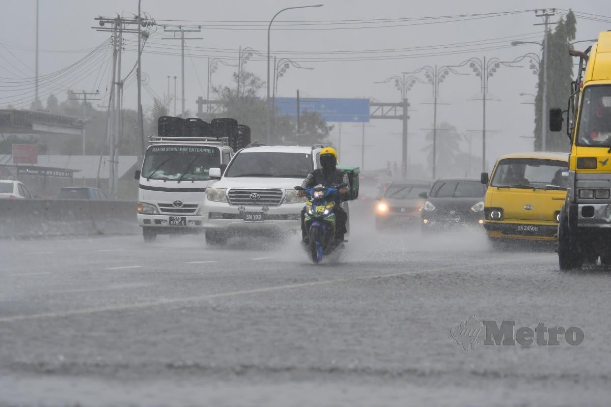 Notis kesiapsiagaan kemungkinan banjir kilat berlaku dalam tempoh 24 jam dikeluarkan untuk Pahang, Perak dan Johor.