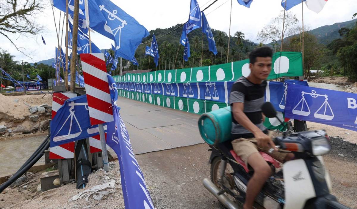 PENDUDUK di Kampung Iboi dan kawasan berhampiran  berharap wakil rakyat yang dipilih mewakili Parlimen Baling pada PRU-15 dapat mencari penyelesaian menangani masalah banjir. FOTO BERNAMA