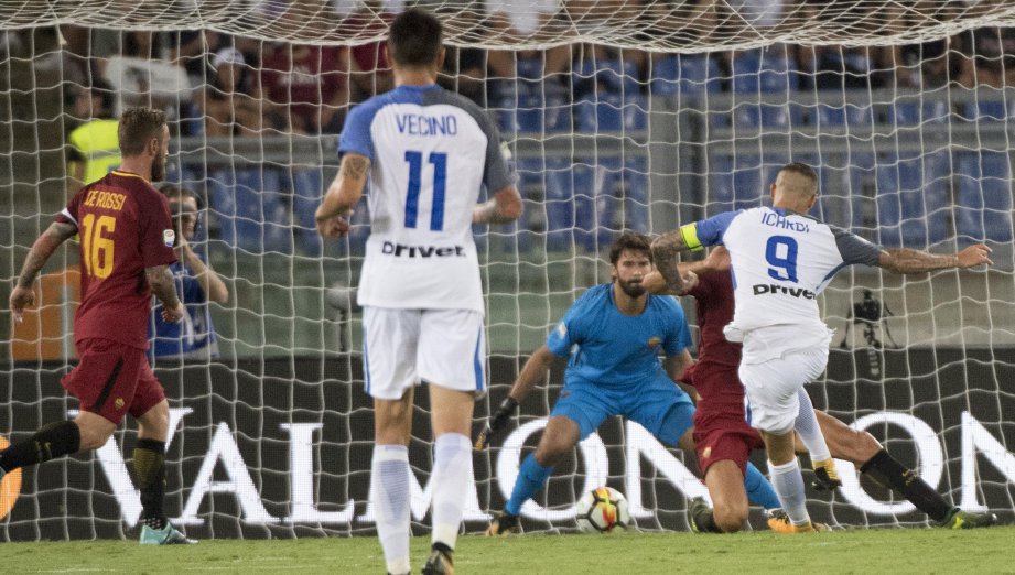 ICARDI (kanan) jaringkan gol kedua Inter. -Foto EPA