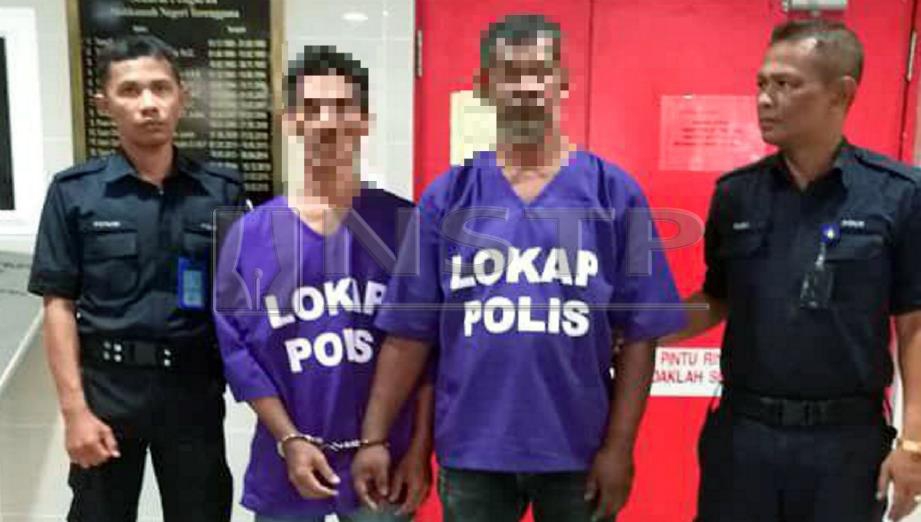Dua lelaki yang disyaki mencuri pelbagai jenis ikan dan sotong di sebuah restoran ikan bakar di Pantai Batu Buruk, Kuala Terengganu direman empat hari. FOTO Zatul Iffah Zolkiply 