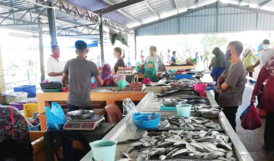 ANTARA 64 pasar nelayan yang beroperasi di seluruh negara.