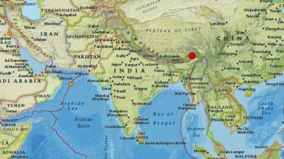 Menurut Pusat Tinjauan Geologi Amerika Syarikat (USGS), gempa cetek berpusat 40 kilometer di tenggara Along dan 180 kilometer di barat daya Itanagar. FOTO Agensi