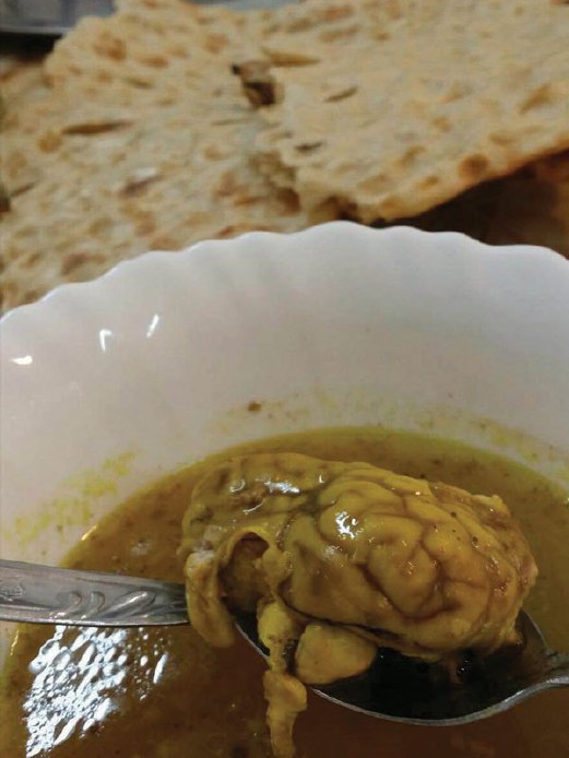 KALE Pache makanan tradisi Iran.
