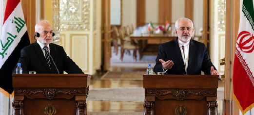 Menteri Luar Iran Mohammad Javad Zarif (kanan) ketika sidang media dengan Menteri Luar Iraq Ibrahim al-Jaafari di Teheran, hari ini. - Foto AFP