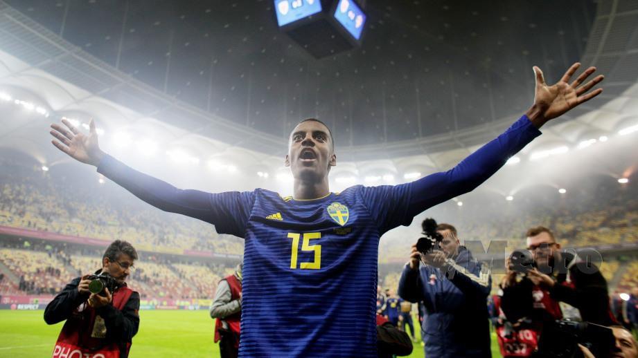 Isak bantu Sweden ke Euro 2020 biarpun teruk diejek penyokong Romania. FOTO REUTERS 