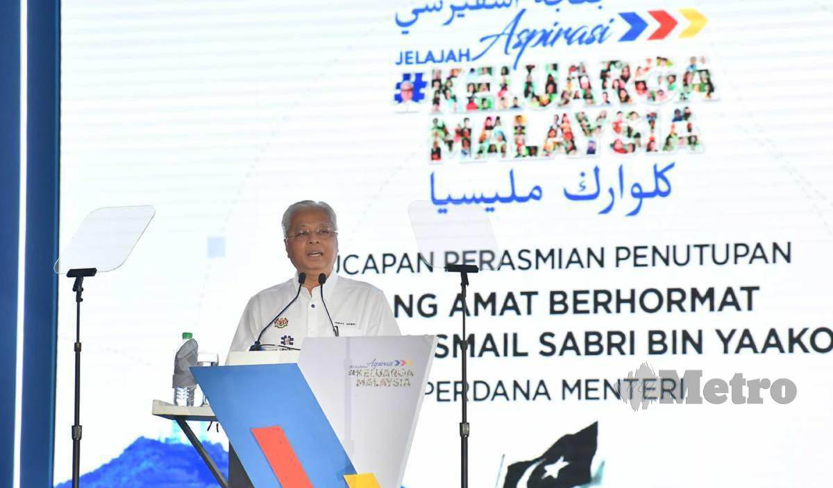ISMAIL Sabri berucap semasa merasmikan Jelajah Aspirasi Keluarga Malaysia (AKM) di Kompleks Sukan Negeri Terengganu. FOTO Ghazali Kori