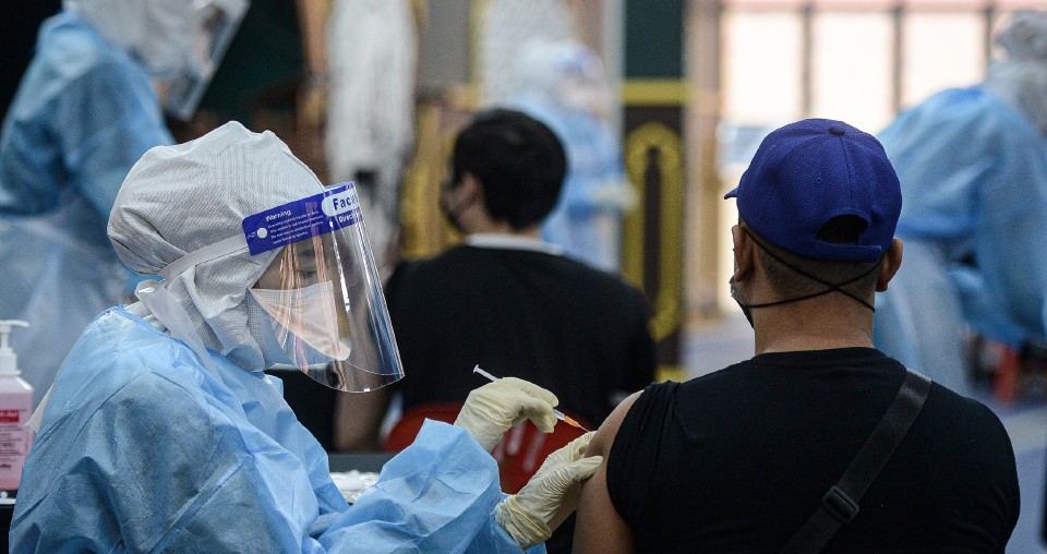 Dewasa malaysia vaksinasi kadar Malaysia hampiri