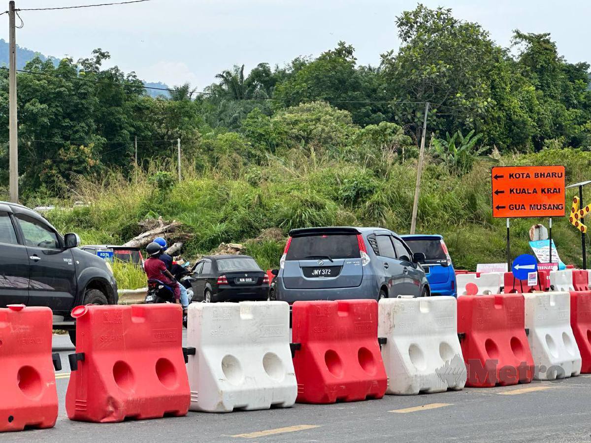  Jalan Alternatif Gua Musang-Kuala Lipis mula sesak dengan kemasukan kenderaan perantau yang ingin pulang ke kampung halaman. FOTO Paya Linda Yahya