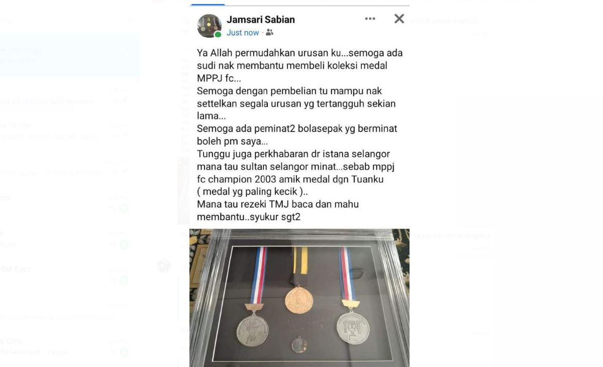 KOLEKSI medal yang mahu dilepaskan Jamsari demi kelangsungan hidup. 
