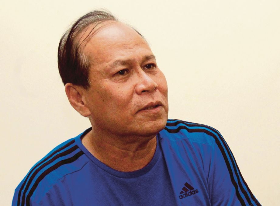 BEKAS jurulatih kebangsaan, Wan Jamak Wan Hassan , pemain tidak sepatutnya dijadikan mangsa kepada kecuaian dilakukan persatuan. - Foto AZREN JAMALUDIN