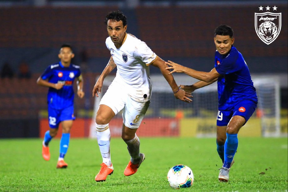 DIOGO (tengah) menjaringkan gol tunggal JDT. Foto FB Johor Southern Tigers  