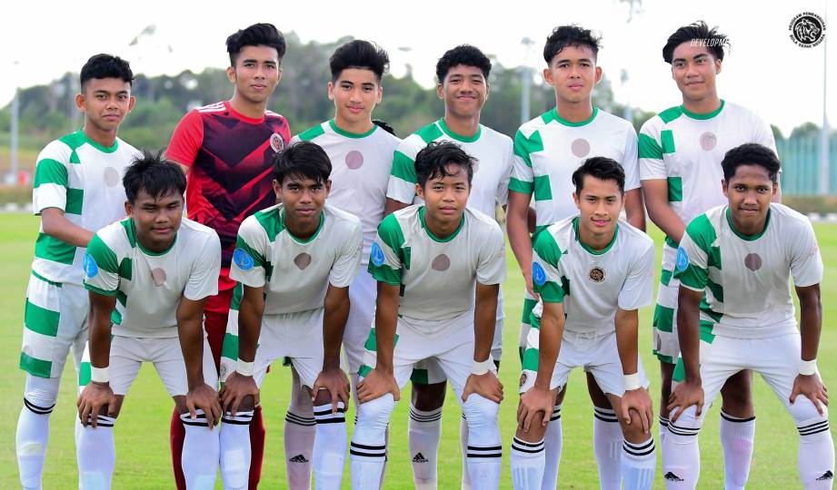 PEMAIN AMD dilihat mengenakan jersi lama yang digunakan skuad terdahulu dalam satu perlawanan Ahad lalu. FOTO Facebook National Football Development Programme - NFDP