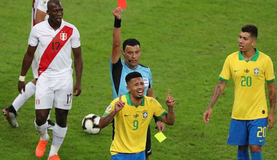 JESUS dilayang kad merah ketika menentang Peru. - FOTO Agensi