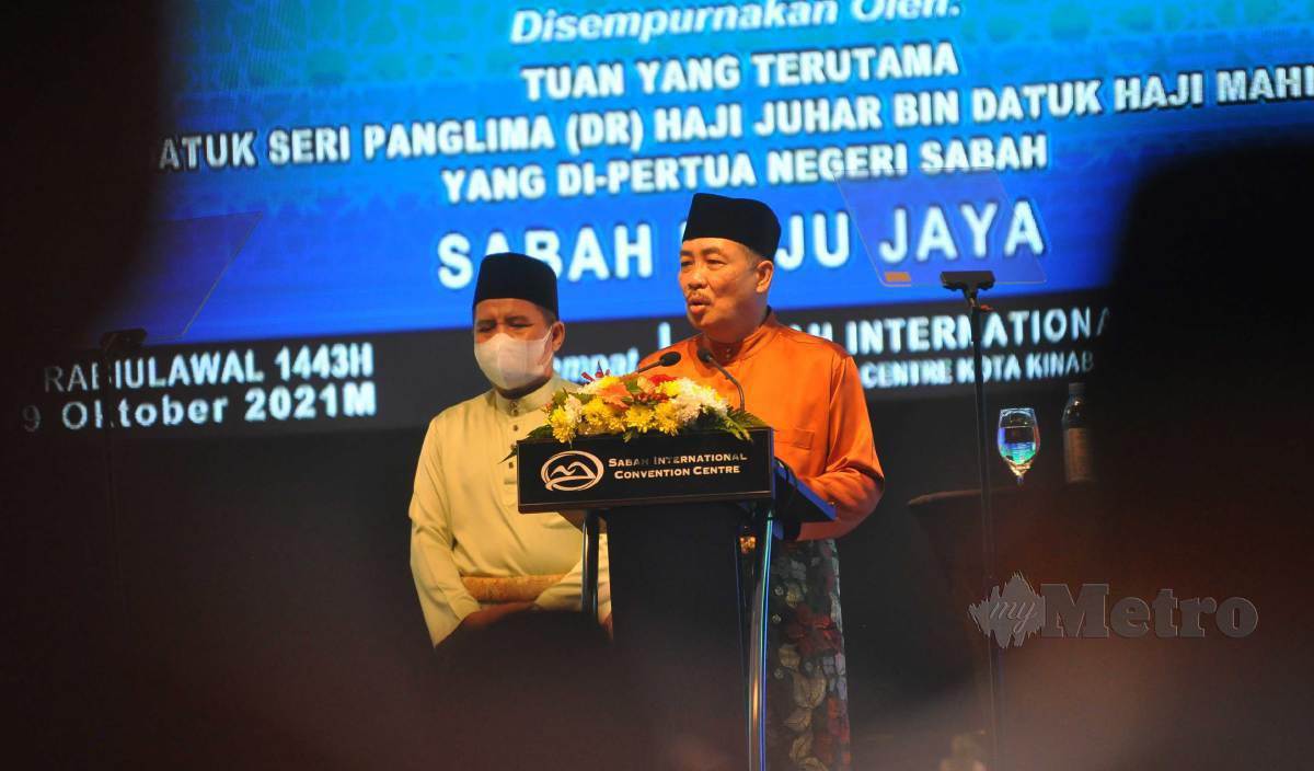 HAJIJI berucap pada Sambutan Maulidur Rasul Peringkat Negeri Sabah 1443H/2021M di Pusat Konvensyen Antarabangsa Sabah (SICC). FOTO Mohd Adam Arinin