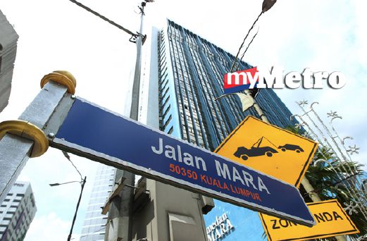 Jalan Semarang yang ditukarkan kepada Jalan Mara pada Majlis Perasmian Sambutan Perdana 50 tahun MARA di Hotel Premiera, Menara MARA, hari ini. FOTO Saddam Yusoff 