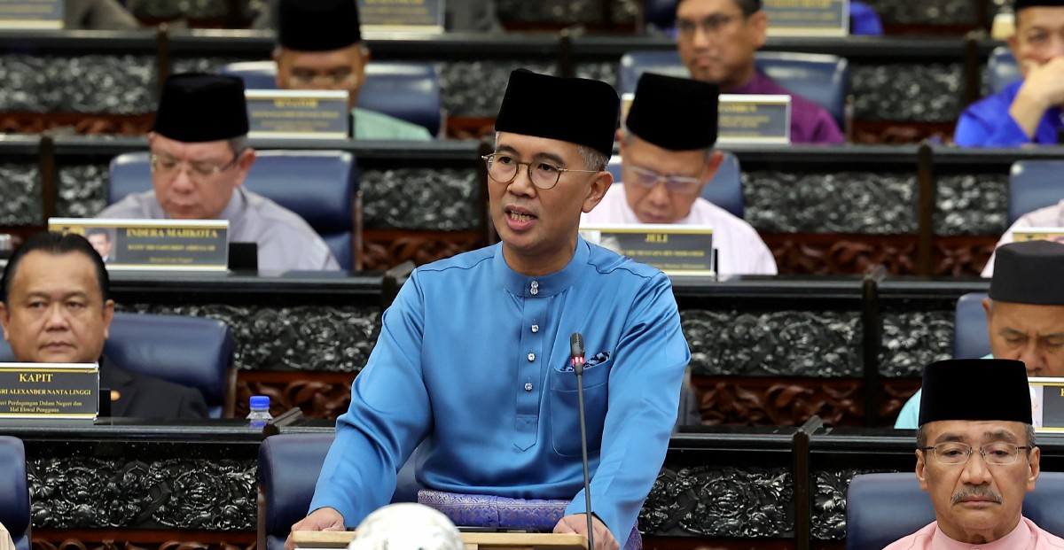Tengku Datuk Seri Zafrul Tengku Abdul Aziz membentangkan Bajet 2023 di Dewan Rakyat. FOTO BERNAMA