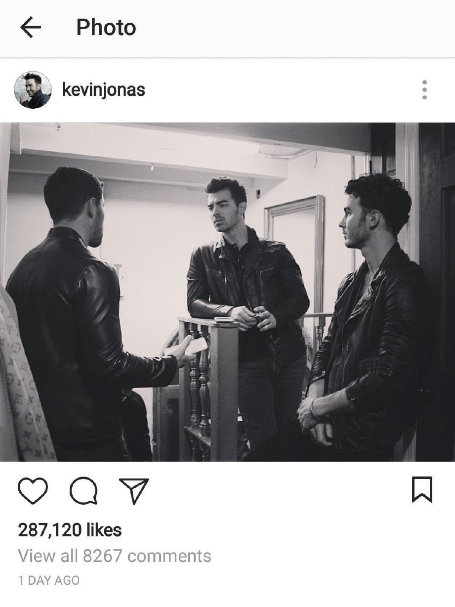 KEVIN memuat naik gambar mereka bertiga di Instagram, baru-baru ini.