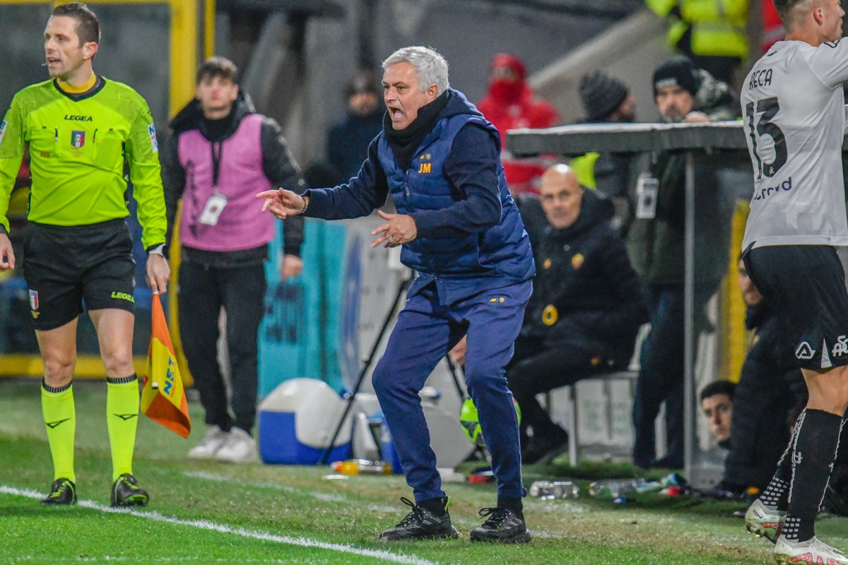 MOURINHO dikatakan mahu kembali ke Liga Perdana Inggeris. FOTO EPA