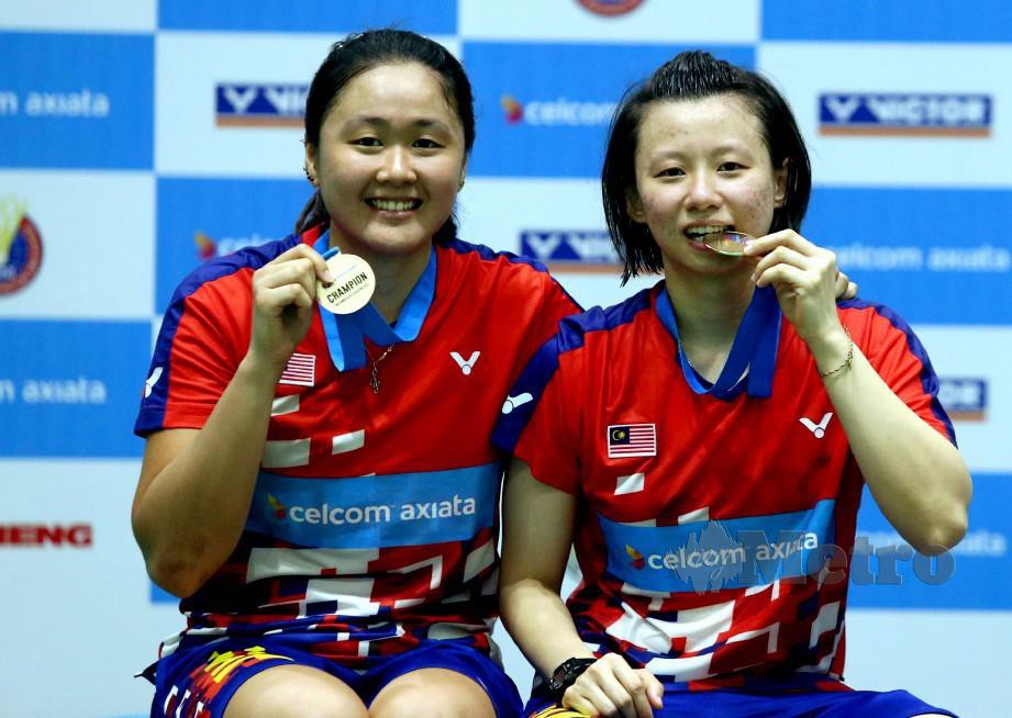 CHIEW Sien (kiri) bersama Anna muncul juara kebangsaan di Ipoh dua bulan lalu. — FOTO Muhaizan Yahya