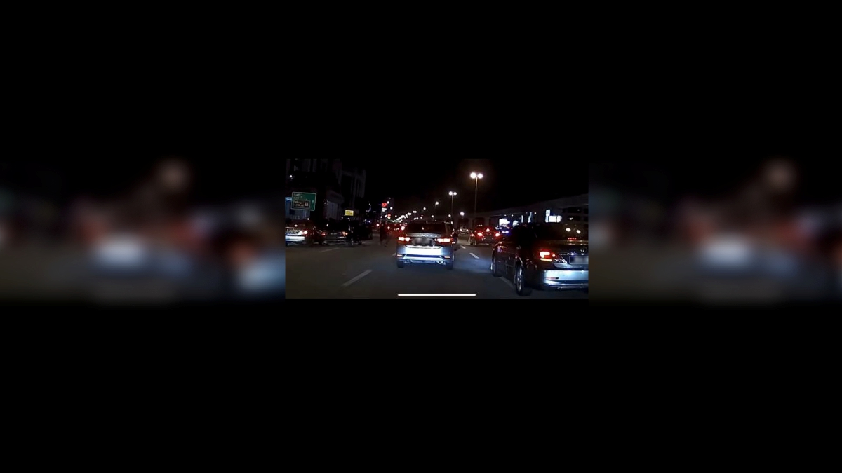 KEMALANGAN jalan raya membabitkan lima kenderaan di Lebuhraya Damansara-Puchong (LDP). FOTO tular.