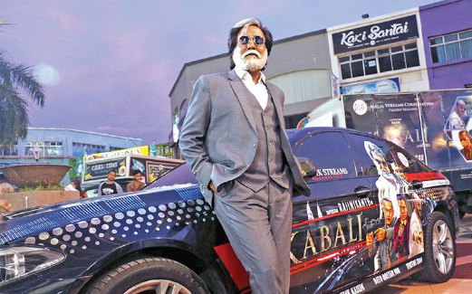 KLON Rajinikanth menggegarkan promosi filem Kabali di Pulau Pinang, baru-baru ini.