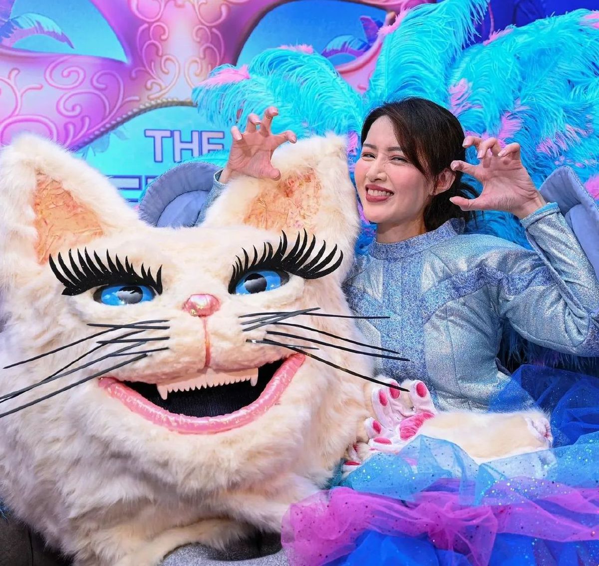 Soo Wincci bersama kostum Kak Cat