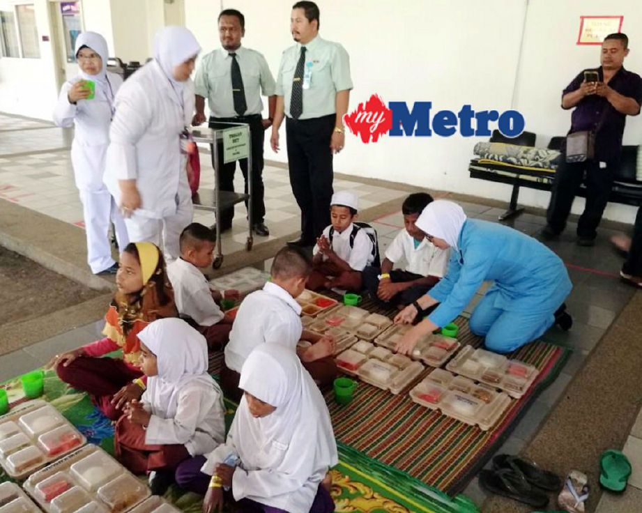 Sebahagian daripada 11 kanak-kanak Rohingya yang terbabit kemalangan dibawa ke Hospital Sultanah Bahiyah untuk mendapatkan rawatan. FOTO Zuliaty Zulkiffli