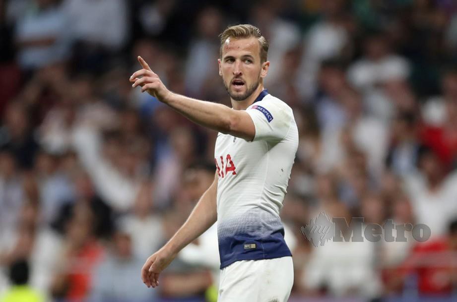 PENYERANG Tottenham, Harry Kane turut meraih lima gol. — FOTO Reuters