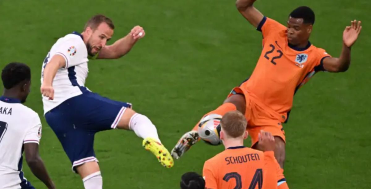 HARRY Kane membuat percubaan ketika menentang Belanda. FOTO Agensi