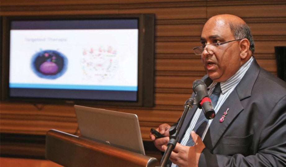 DR Mohamed Ibrahim pada majlis pelancaran Caris Molecular.