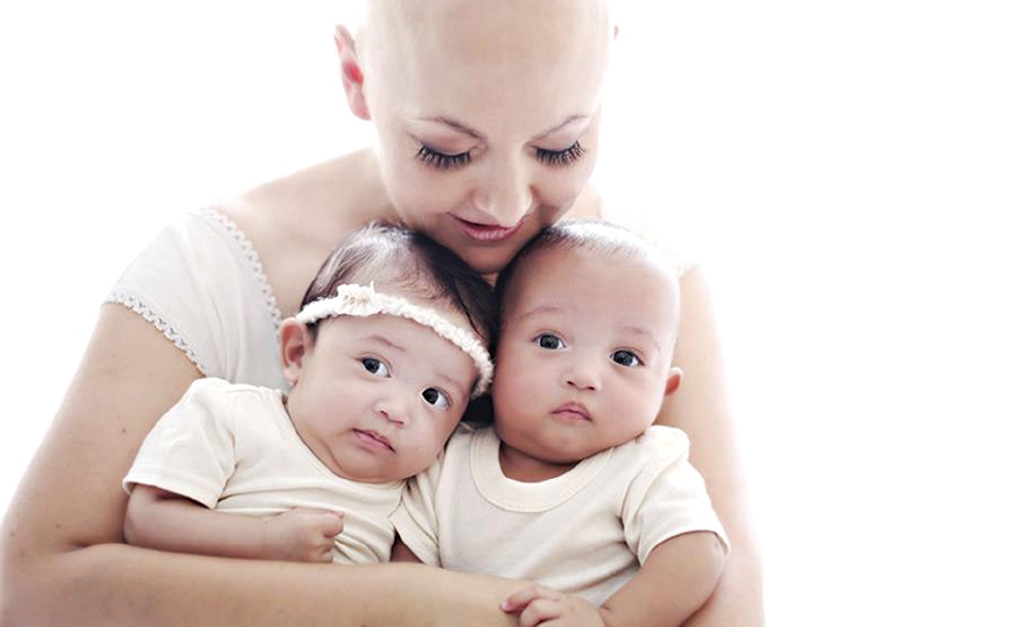 PENGHIDAP kanser wanita berupaya melahirkan bayi sihat.