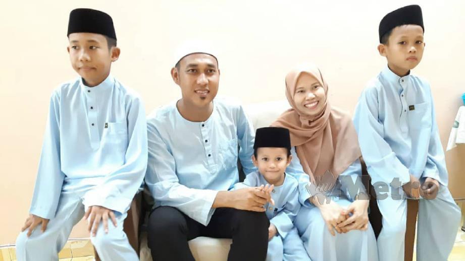 Saidatul Hafizah bersama suami dan anak-anak yang menjadi sumber kekuatannya. FOTO Ihsan Saidatul Hafizah Jamahari  