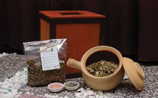 PRODUK herba untuk bertangas dan mandian selepas bersalin kaya dengan khasiat untuk wanita.
