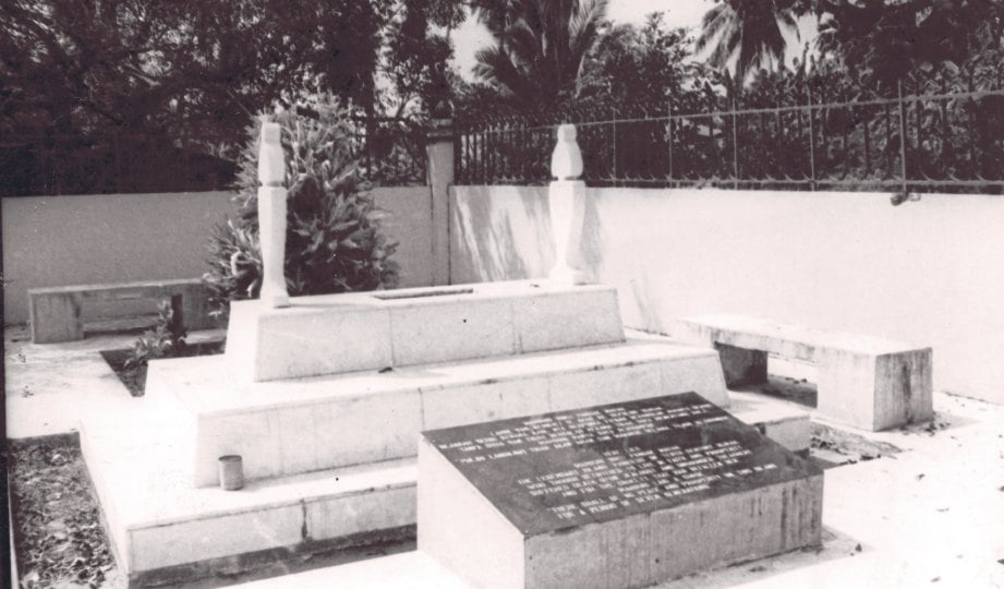 DULU. Makam Mahsuri yang dikaitkan dengan sejarah legenda Langkawi.