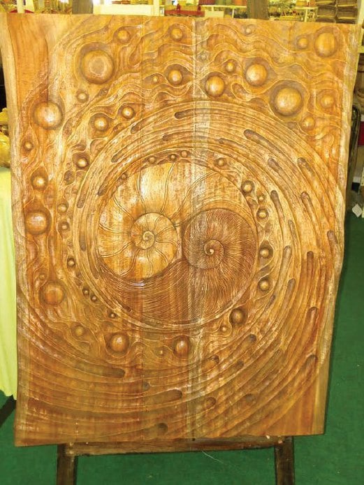 HASIL seni ukiran kayu terbuang mempunyai nilai estetika.