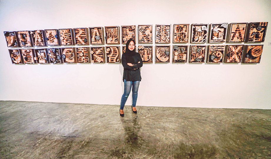 PAMERAN Bejampong adalah pameran arca kayu solo kedua Anniketyni. 