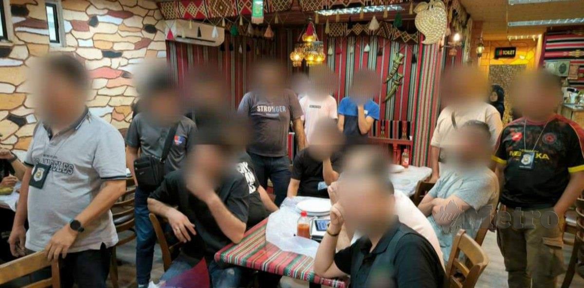  Jabatan Imigresen Malaysia (JIM) Negeri Johor berjaya menahan 16 warga asing dalam satu operasi Ops Selera di Taman Tasek di sini, semalam. FOTO JIM NEGERI JOHOR