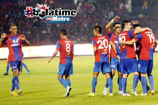 PEMAIN Johor DT meraikan jaringan Liciano Gabriel Figueroa yang juga gol kedua pasukannya di Stadium Larkin. FOTO Zulkarnain Ahmad Tajuddin