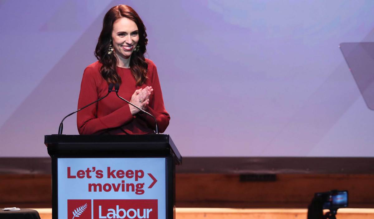 JACINDA Ardern catat kemenangan besar dalam pilihan raya umum New Zealand. FOTO AFP