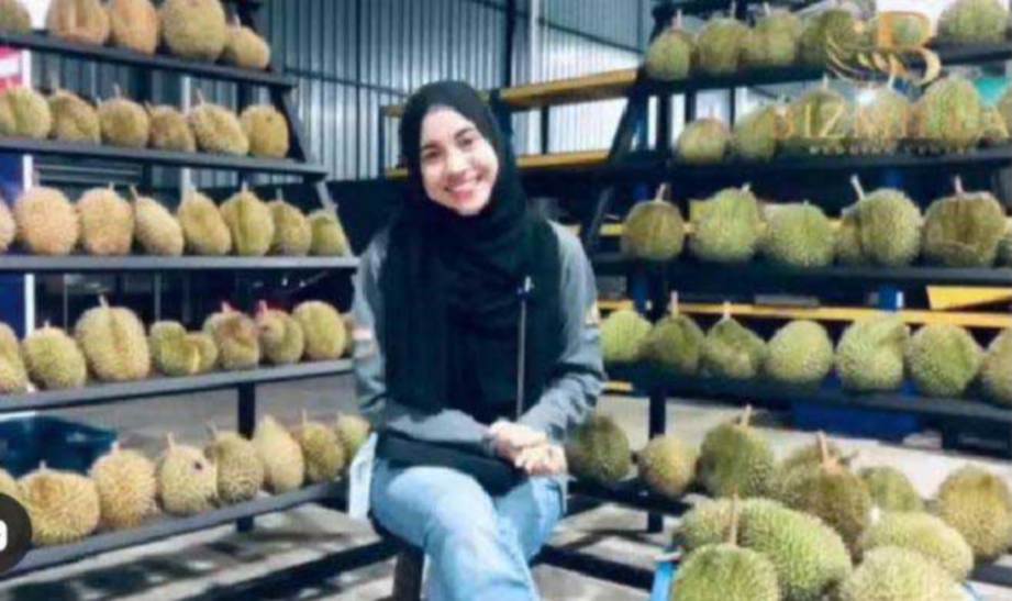 MILLA menjual durian. FOTO IG