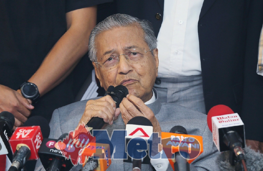 Dr Mahathir pada sidang media untuk memohon maaf berikutan kata-katanya yang mengguris masyarakat India. FOTO Owee Ah Chun 