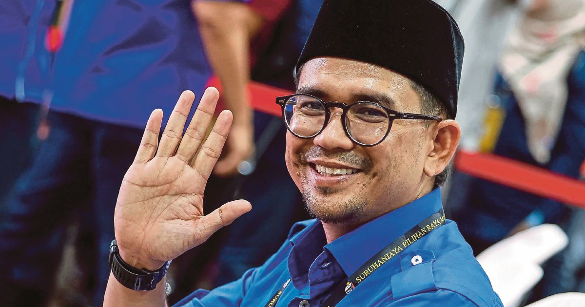 Mohd Azmawi ikrar khidmat tanpa kira warna politik