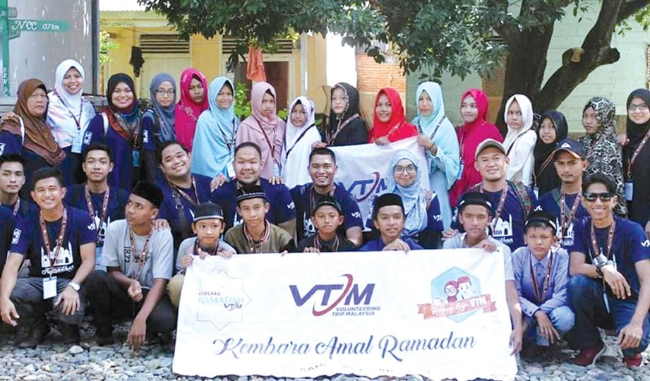 KEMBARA Ramadan Aceh VTM 2017 bersama anak yatim.