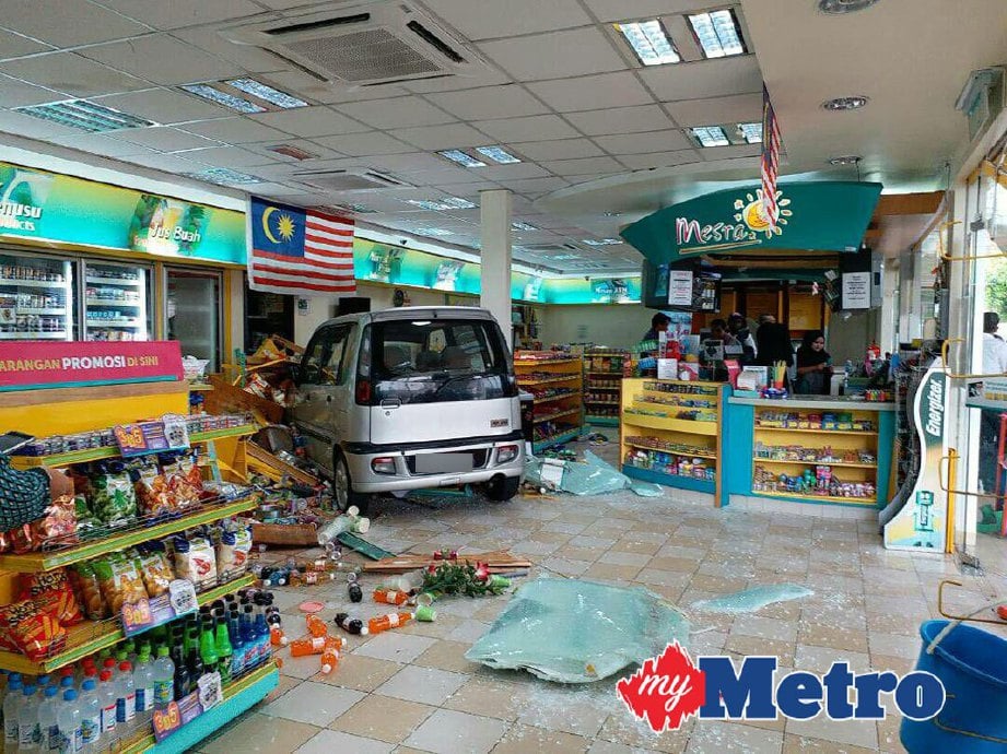 Image result for perodua kenari stesen minyak