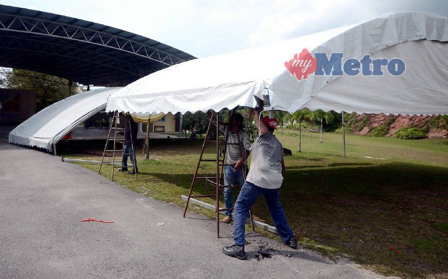 Khemah yang dipasang sempena Program Titipan Kasih Harian Metro di Pejabat Pendidikan Daerah Seberang Perai Tengah, Permatang Pasir, Permatang Pauh. FOTO SHAHNAZ FAZLIE SHAHRIZAL