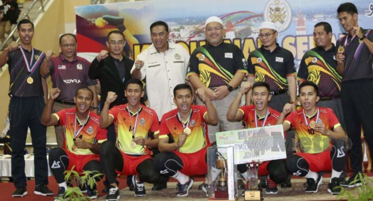 PASUKAN ATM muncul juara Piala Emas Khir Johari edisi ke-55 di Stadium Negeri Terengganu, Kuala Terengganu.