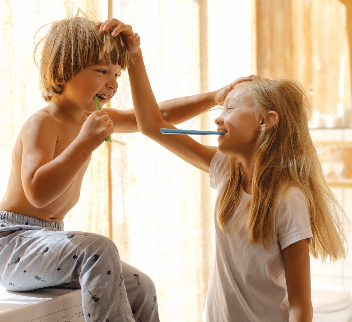 PENJAGAAN gigi kanak-kanak bermula di rumah. - FOTO Google