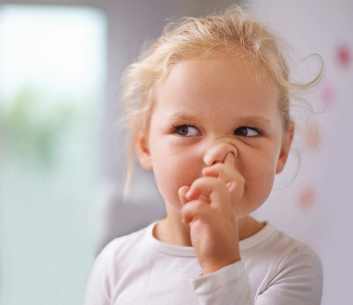 PERBUATAN mengorek hidung dalam kalangan kanak-kanak mampu mengundang risiko masalah kesihatan. - FOTO Google